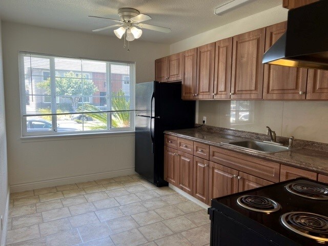 2165 Royal Dr-Unit -2 in Santa Clara, CA - Building Photo
