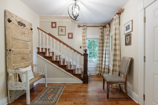 520 Esseola Dr in Saluda, NC - Building Photo - Building Photo