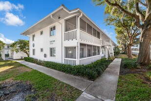 1140 S Orlando Ave, Unit Exeter E2 in Maitland, FL - Building Photo