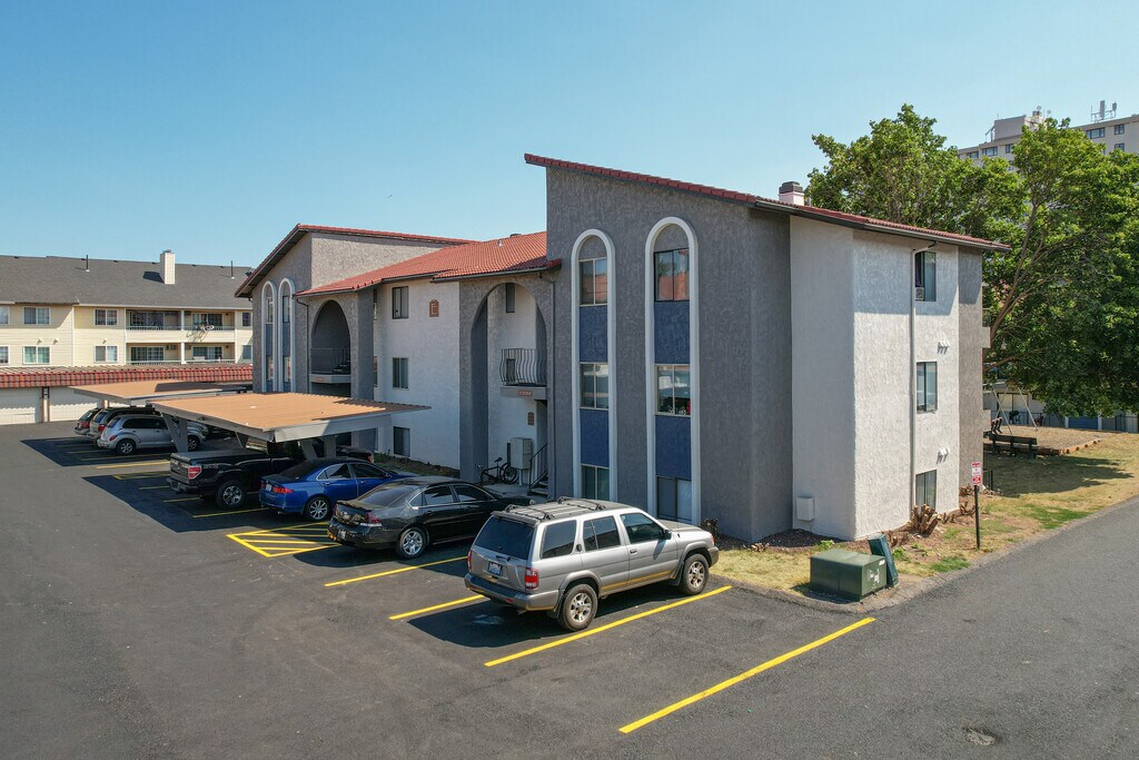 Serrano Apartments Spokane, WA Apartments