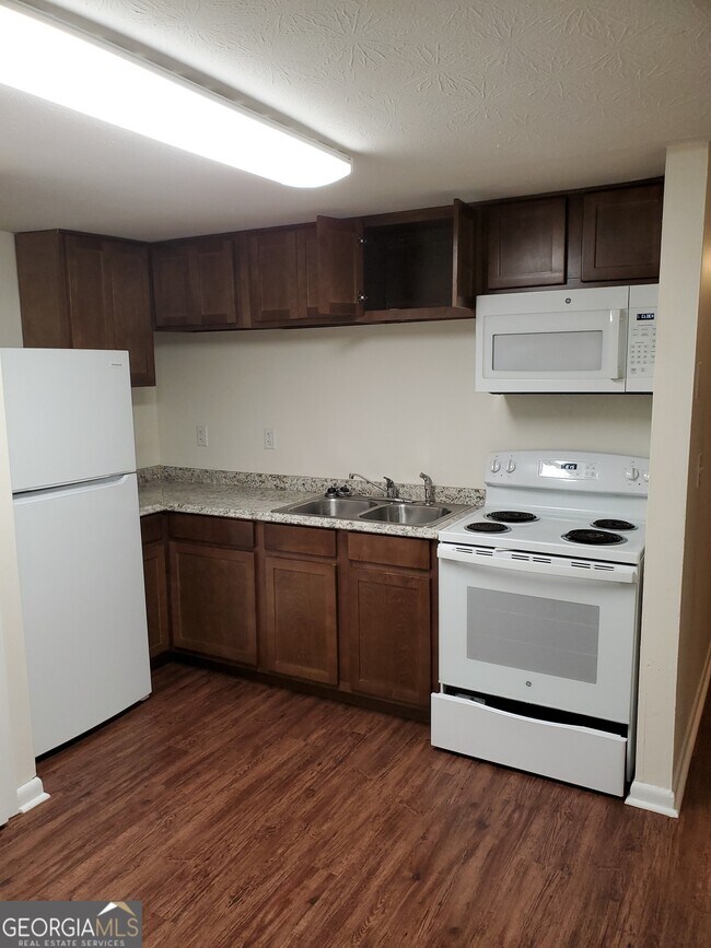 101 Lassiter Dr in Dublin, GA - Building Photo - Building Photo