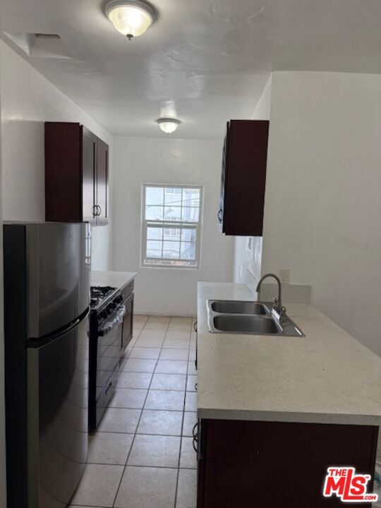 1321 W Martin Luther King Jr Blvd in Los Angeles, CA - Building Photo - Building Photo