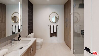 105 S Doheny Dr-Unit -204 in Los Angeles, CA - Building Photo - Building Photo