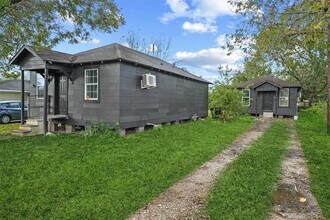 4611 W Hunting St-Unit -1 in Houston, TX - Building Photo - Building Photo