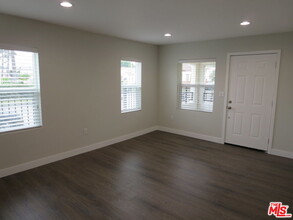 2662 S Mansfield Ave in Los Angeles, CA - Building Photo - Building Photo