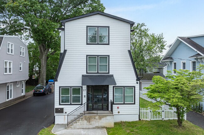 57 Peters Place in Red Bank, NJ - Building Photo - Building Photo