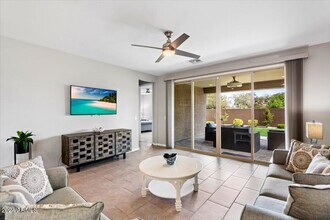 11409 N 165th Ln in Surprise, AZ - Foto de edificio - Building Photo