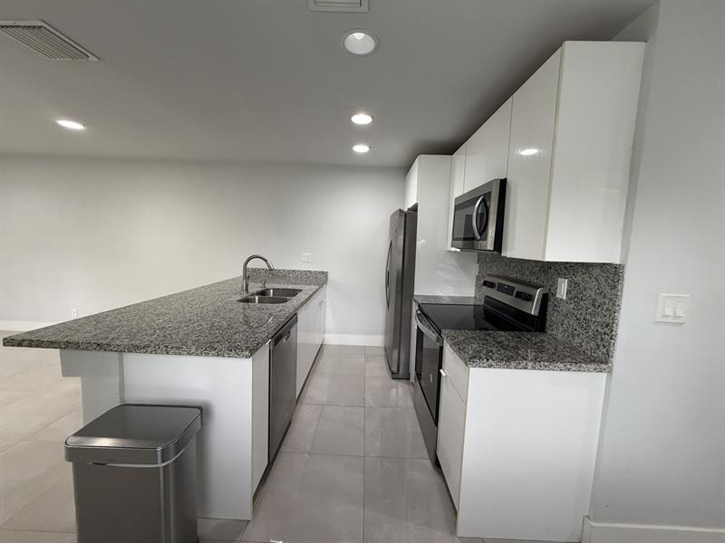 5749 Garfield St in Hollywood, FL - Building Photo