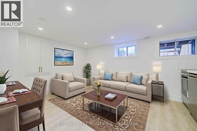 129 Curzon St in Toronto, ON - Building Photo - Building Photo