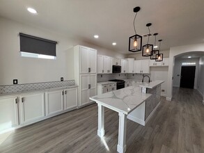 8683 Heritage Hill Dr in Elk Grove, CA - Building Photo - Building Photo