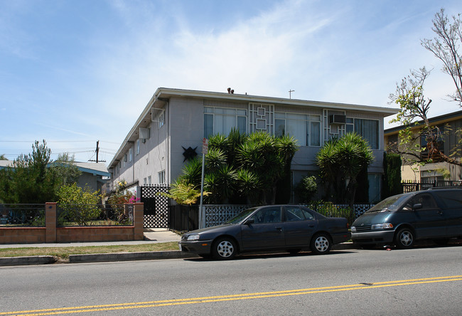 967 N Normandie Ave in Los Angeles, CA - Foto de edificio - Building Photo