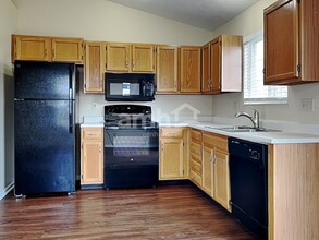 30 Sandpiper Ct in Amelia, OH - Building Photo - Building Photo