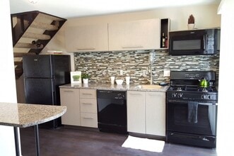 Sixth Street Lofts in Royal Oak, MI - Building Photo - Interior Photo