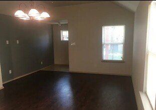 267 Pendleton Ave in San Antonio, TX - Building Photo - Building Photo