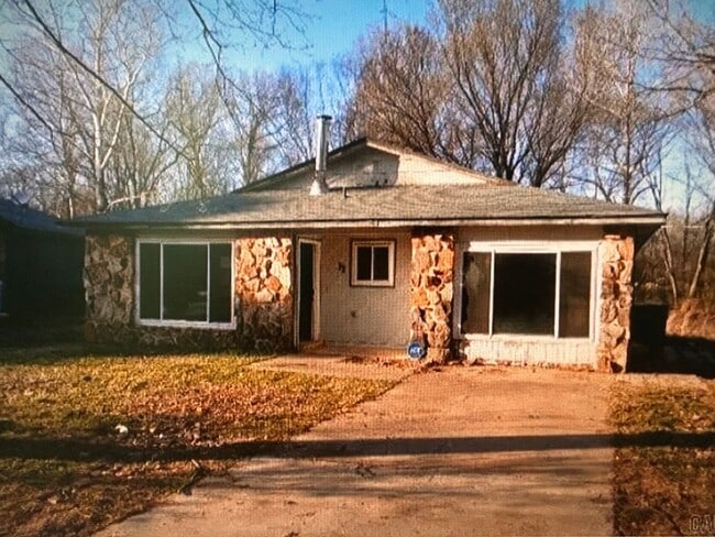 property at 31 Brookway Ln