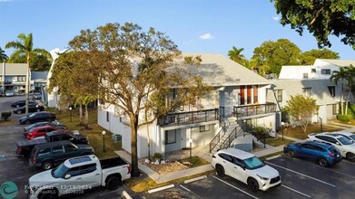 557 N University Dr in Plantation, FL - Building Photo - Building Photo