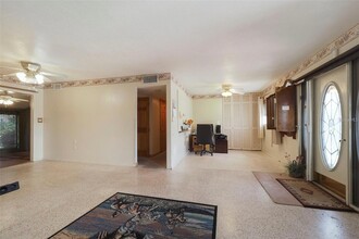 306 Lasayette Dr NE in Port Charlotte, FL - Foto de edificio - Building Photo