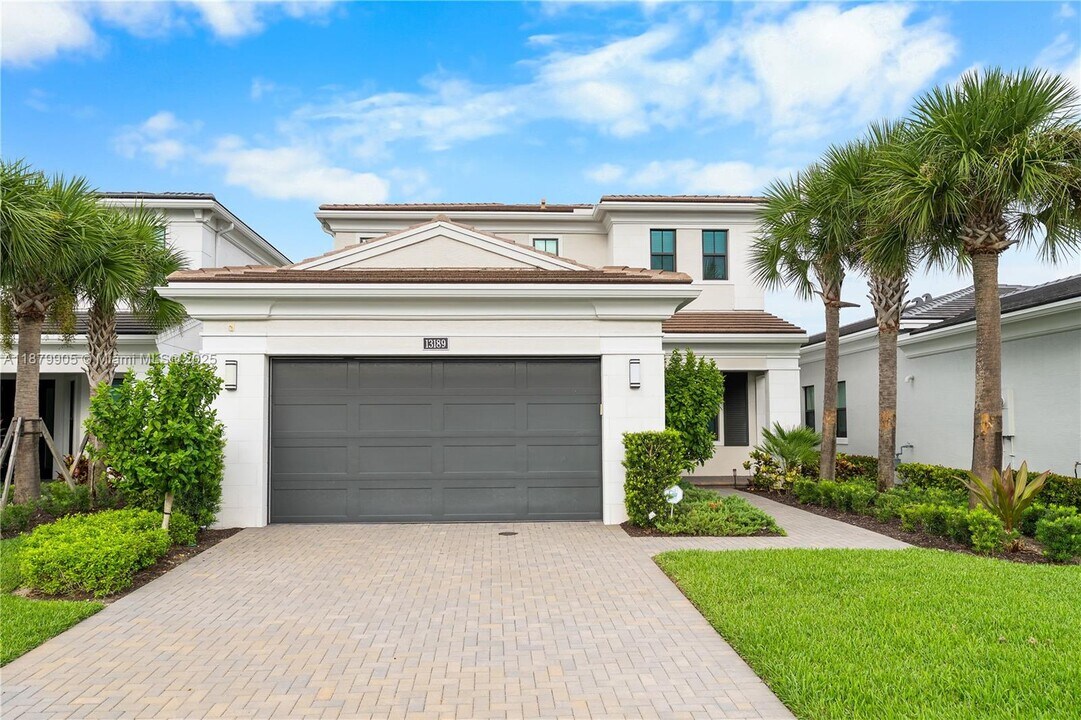 13189 Faberge Pl in Palm Beach Gardens, FL - Foto de edificio