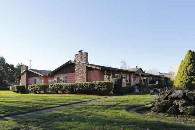 192-Western Village Apartments in Salem, OR - Building Photo - Building Photo