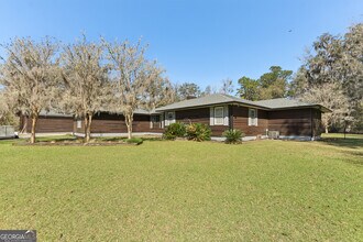 325 White Oak Pl in Woodbine, GA - Building Photo - Building Photo