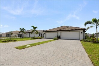 19613 Hinkley Dr in Estero, FL - Building Photo - Building Photo