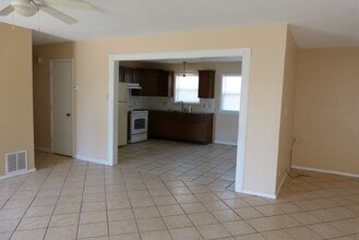 2932 Lisa in Clovis, NM - Foto de edificio - Building Photo