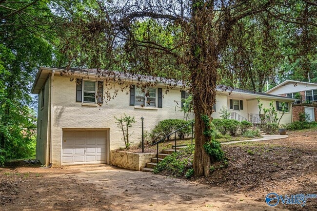 property at 103 Noble Dr SE