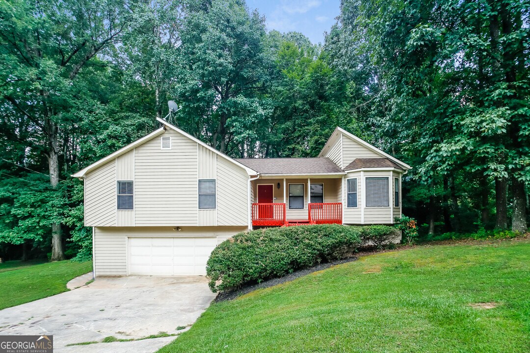 5561 Deerfield Pl in Kennesaw, GA - Building Photo