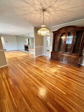 60 Mount Pleasant Ave in Edison, NJ - Foto de edificio - Building Photo