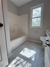 11814 Craig Dr in Strongsville, OH - Building Photo - Building Photo