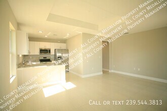 7471 Pebble Beach Rd in Ft. Myers, FL - Building Photo - Building Photo