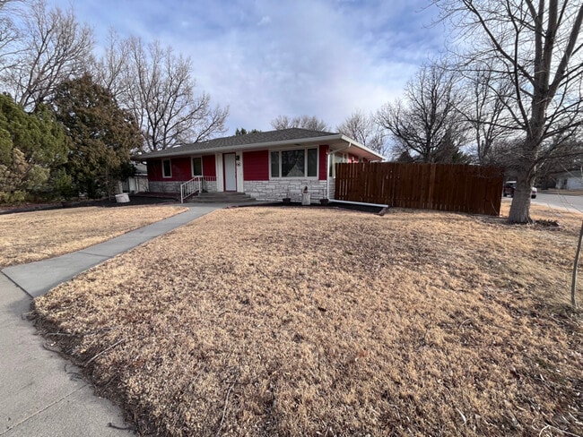 property at 302 E Hamilton St