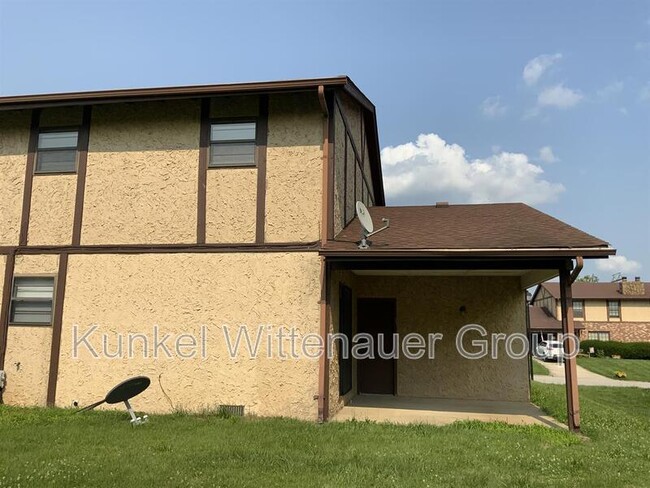 709 Oxen Ct in Belleville, IL - Building Photo - Building Photo