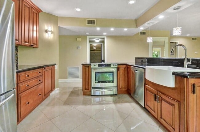 property at 5590 Coach House Cir