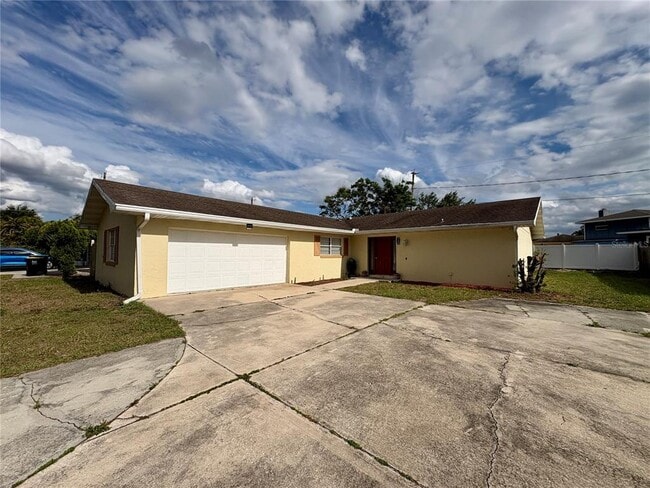 728 Lake Ned Rd in Winter Haven, FL - Building Photo - Building Photo
