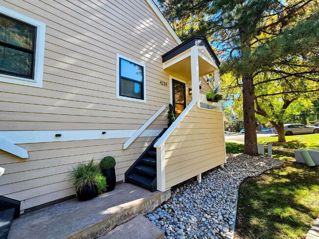 4233 S Richfield Way in Aurora, CO - Building Photo - Building Photo