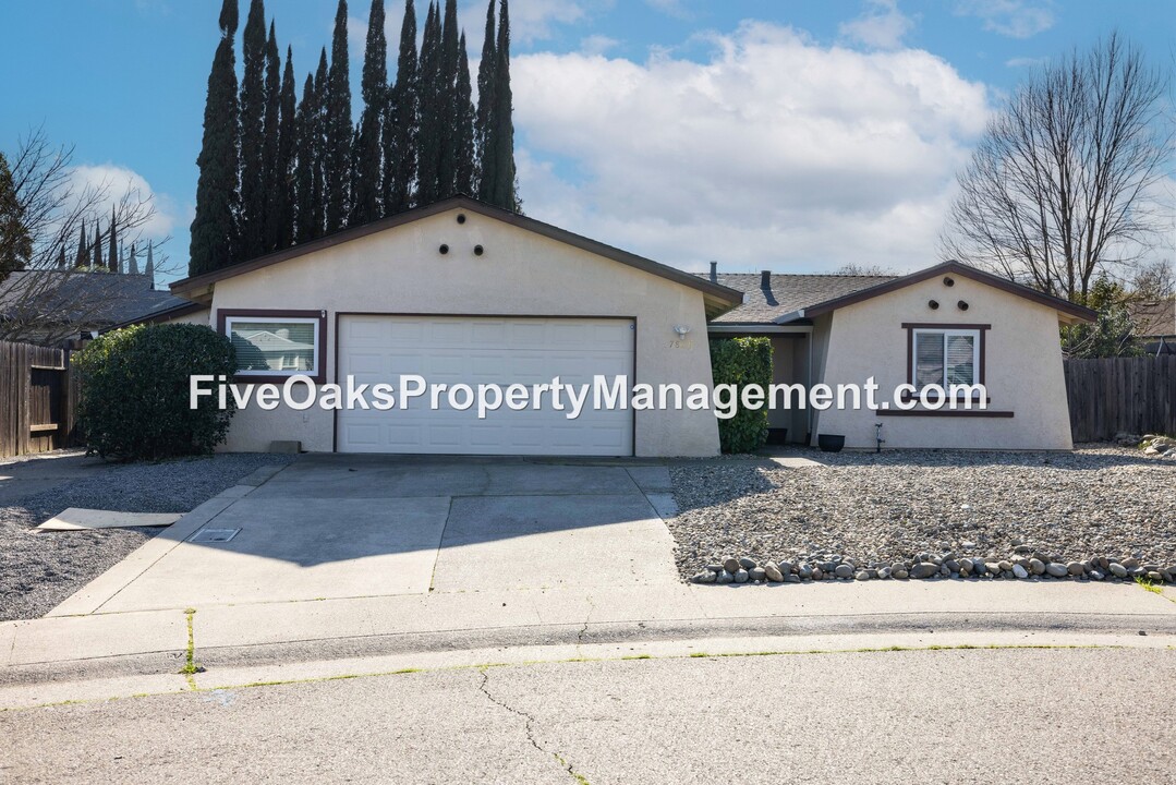 7829 Wooddale Way in Citrus Heights, CA - Building Photo