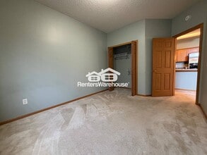 6787 Pine Crest Trail S in Cottage Grove, MN - Building Photo - Building Photo