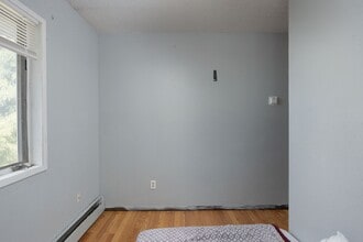 812 Andrew St in Fairbanks, AK - Building Photo - Building Photo