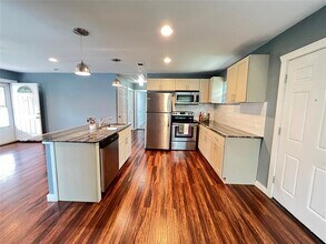 1226 Record Crossing Rd in Dallas, TX - Building Photo - Building Photo