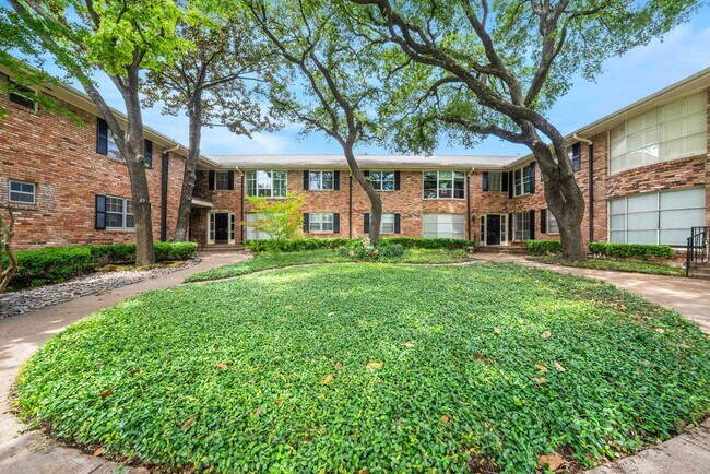 3011 Mahanna Spgs in Dallas, TX - Building Photo - Building Photo