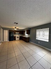 517 N John St in Orlando, FL - Building Photo - Building Photo
