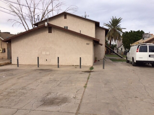 749-753 W Olive Ave in El Centro, CA - Building Photo - Building Photo