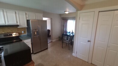 45 Longfellow Dr in Mastic Beach, NY - Building Photo - Building Photo
