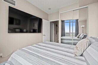 231 Fort York Blvd, Unit SI ID1347382P in Toronto, ON - Building Photo - Building Photo