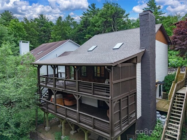 187 Pine Vlg, Unit 1 in Blowing Rock, NC - Building Photo - Building Photo