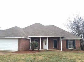 117 Live Oaks Blvd in Pearl, MS - Building Photo