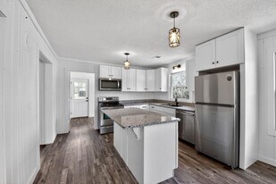 10208 TN-13 in Linden, TN - Building Photo