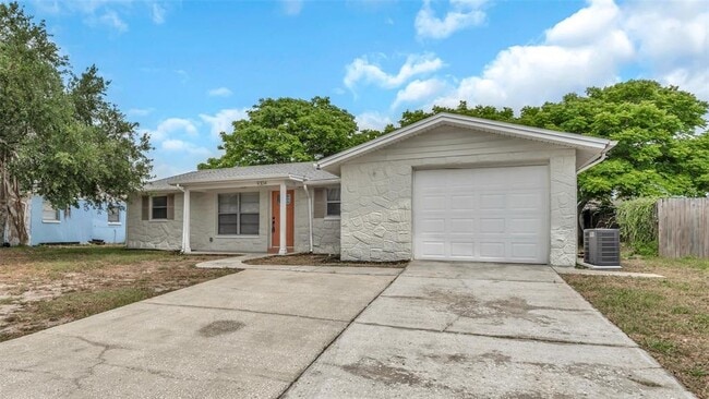 9304 St Regis Ln in Port Richey, FL - Building Photo - Building Photo