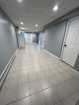 655 Middle Country Rd in Coram, NY - Building Photo